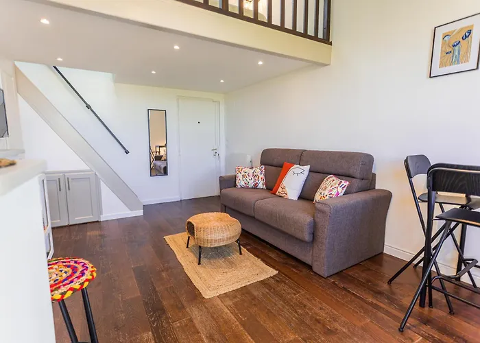 Vieil Duplex Lumineux Vue Imprenable - Climatise * 昂蒂布